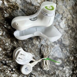 Clarisonic White Skincare Tool with Charger